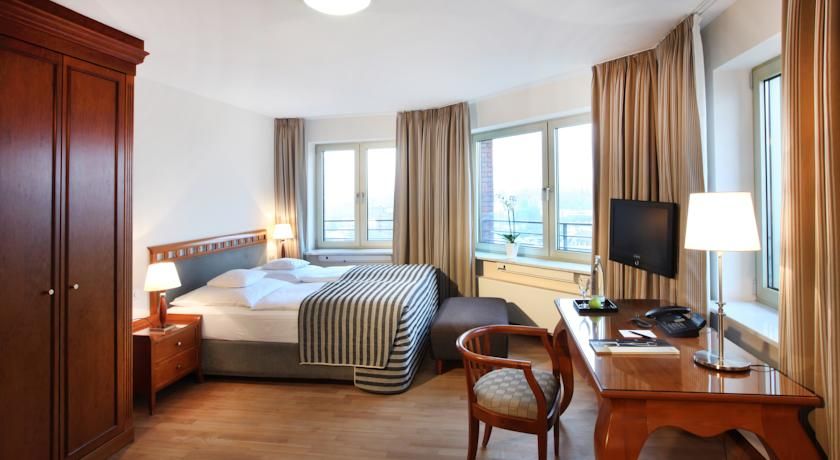 THE ROOMS - Hotel & House, Frankfurt/Main – Updated 2023 Prices